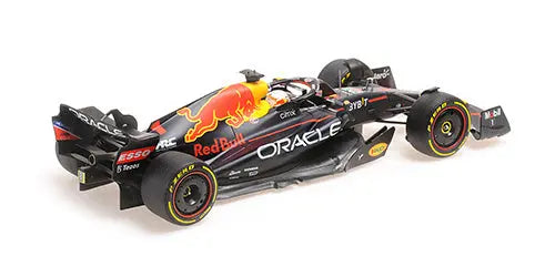 Minichamps 1/18 Oracle Red Bull Racing RB18 M Verstappen W/Saudi Arabian GP 2022 image 3