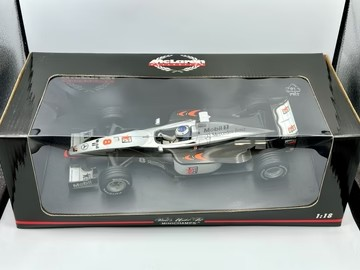 Minichamps 1/18 McLaren MP4/13 F1 1998 Mika Häkkinen